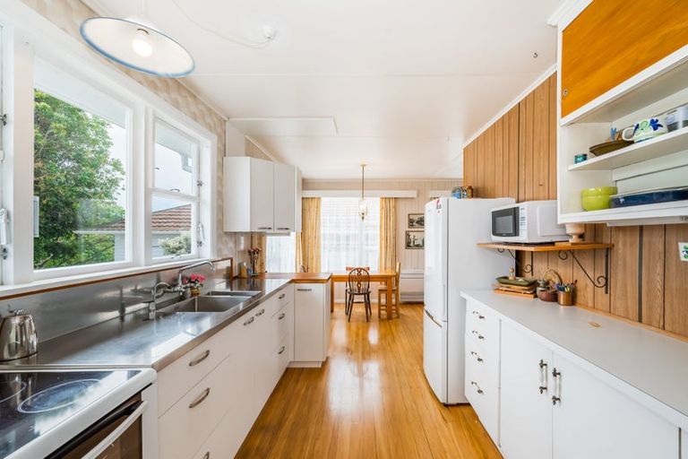 Photo of property in 21 Gray Avenue, Paraparaumu Beach, Paraparaumu, 5032