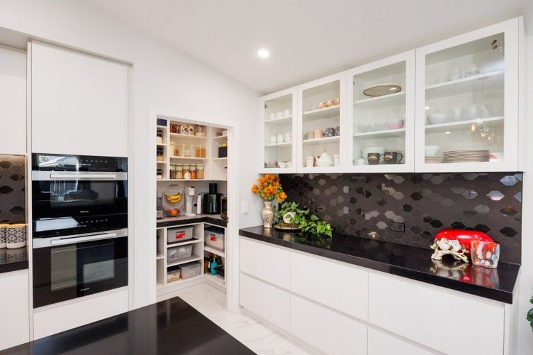 Photo of property in 9 Ivy Lane, Kelvin Grove, Palmerston North, 4414