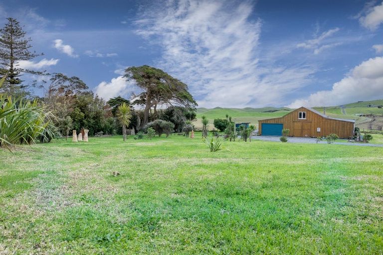 Photo of property in 11 Alcemene Lane, Baylys Beach, Dargaville, 0377