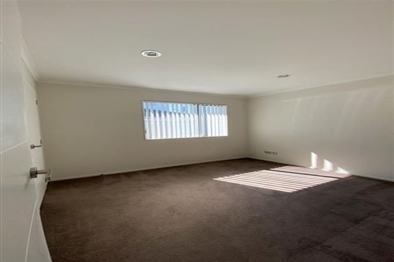 Photo of property in 12 Peerless Avenue, Takanini, 2112