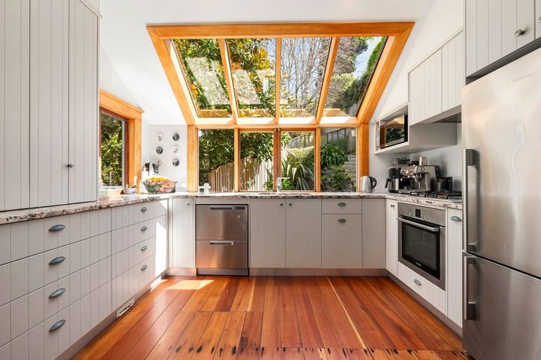 Photo of property in 19 Rawhiti Terrace, Kelburn, Wellington, 6012