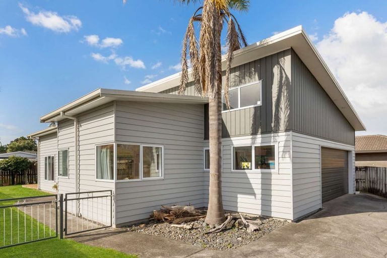 Photo of property in 13 Evans Road, Papamoa Beach, Papamoa, 3118