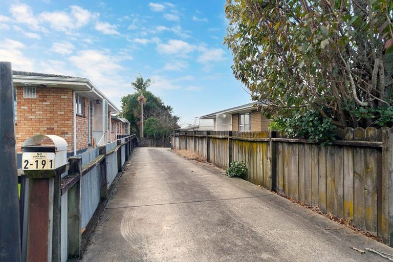 Photo of property in 2/191 Don Buck Road, Massey, Auckland, 0614