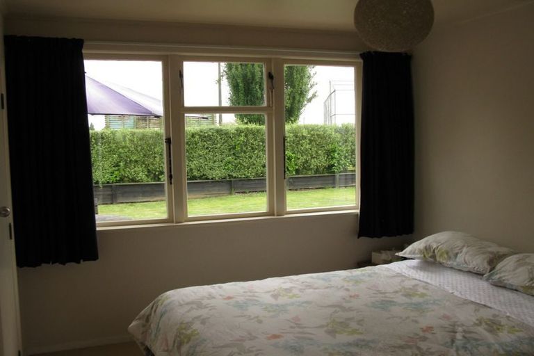 Photo of property in 82 Arimu Road, Papakura, 2110