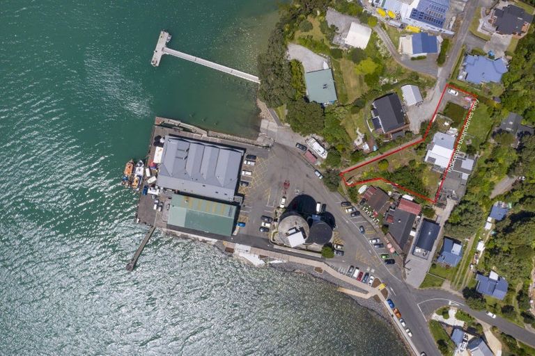 Photo of property in 77 Wallis Street, Raglan, 3225