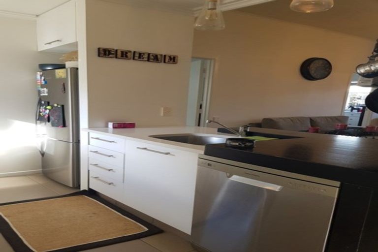 Photo of property in 23 Awanui Street, Merrilands, New Plymouth, 4312