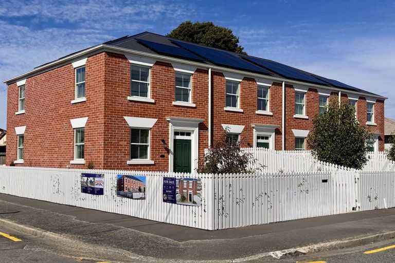 Photo of property in 30 Hargest Crescent, Saint Kilda, Dunedin, 9012