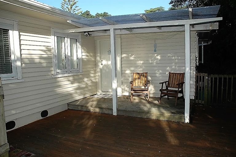 Photo of property in 5 Springtime Crescent, Stanmore Bay, Whangaparaoa, 0932