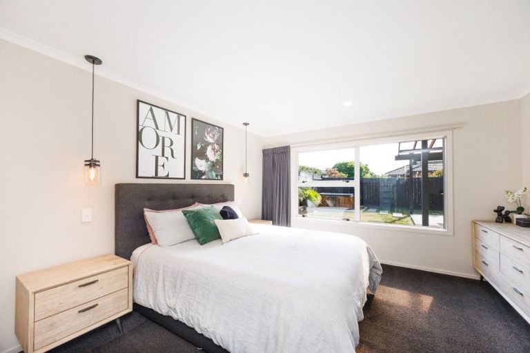 Photo of property in 9 Lorenzo Place, Kelvin Grove, Palmerston North, 4414