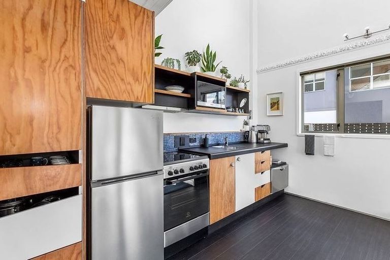 Photo of property in Qba Apartments, 1u/51 Webb Street, Mount Cook, Wellington, 6011