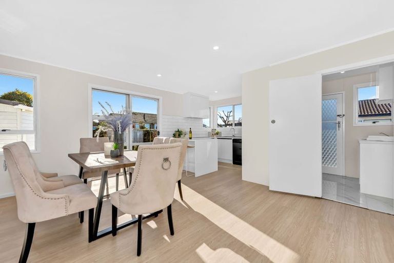 Photo of property in 30 Becker Drive, Weymouth, Auckland, 2103