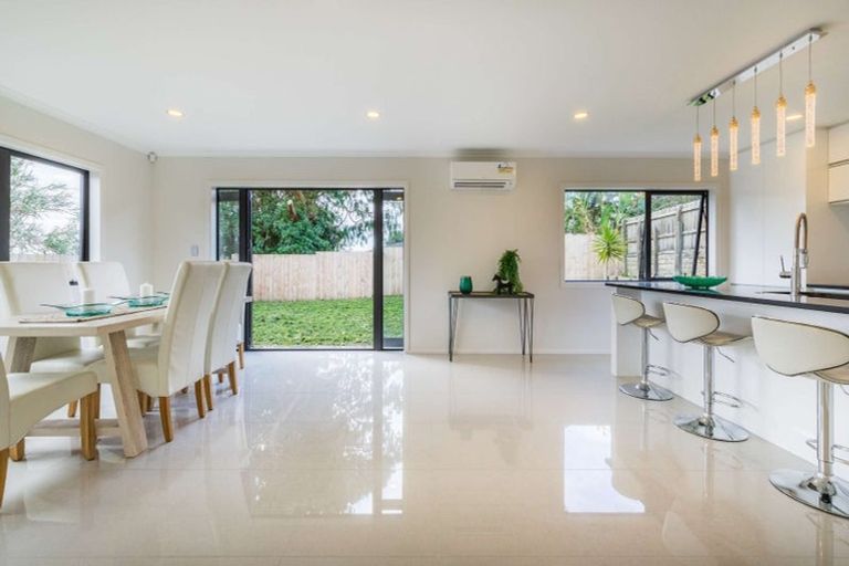 Photo of property in 9a Netherlands Avenue, Kelston, Auckland, 0602