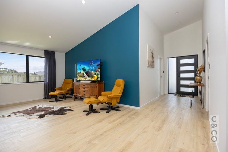 Photo of property in 6 Pukemarino Road, Waimauku, 0812