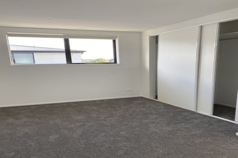Photo of property in 8/22 Yeovil Road, Te Atatu Peninsula, Auckland, 0610