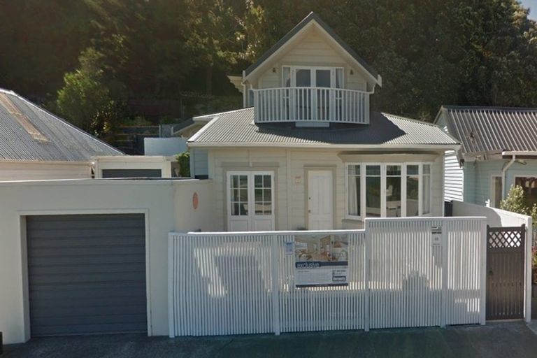 Photo of property in 69 Muritai Road, Eastbourne, Lower Hutt, 5013