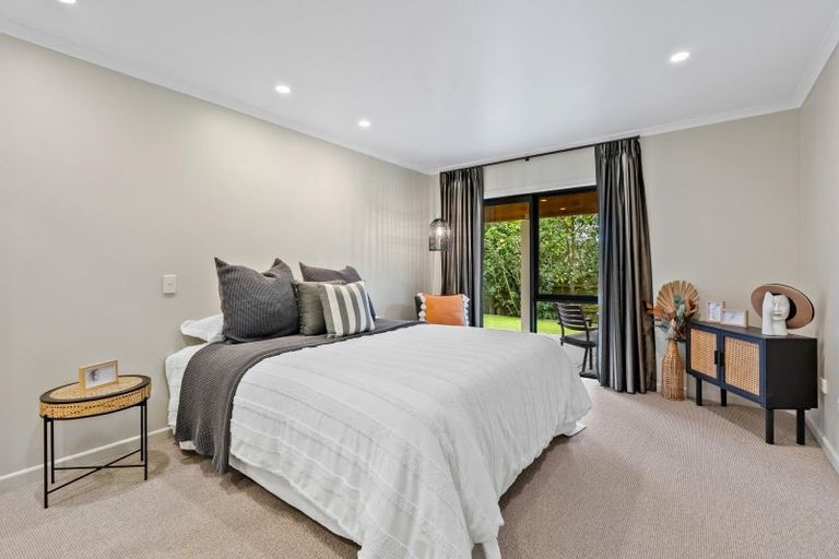 Photo of property in 16 Fred Carr Place, One Tree Point, 0118