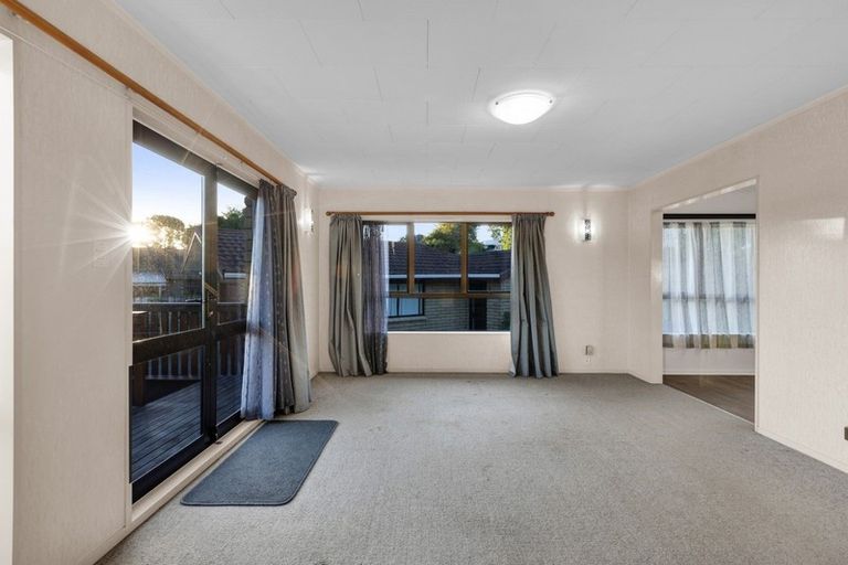 Photo of property in 8a Keats Place, Whalers Gate, New Plymouth, 4310