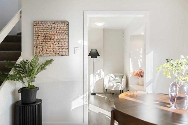 Photo of property in 2/5 Stanley Avenue, Milford, Auckland, 0620