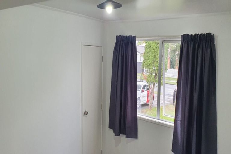 Photo of property in 19 Becker Drive, Weymouth, Auckland, 2103