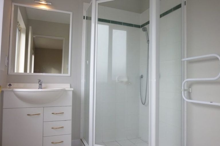 Photo of property in 17 Ridgewood Place, Shirley, Christchurch, 8061