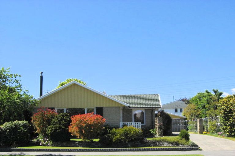 Photo of property in 16 Hartford Street, Burnside, Christchurch, 8053