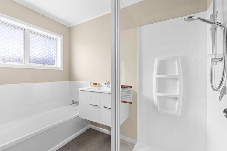 Photo of property in 19 Mangarau Crescent, Havelock North, 4130