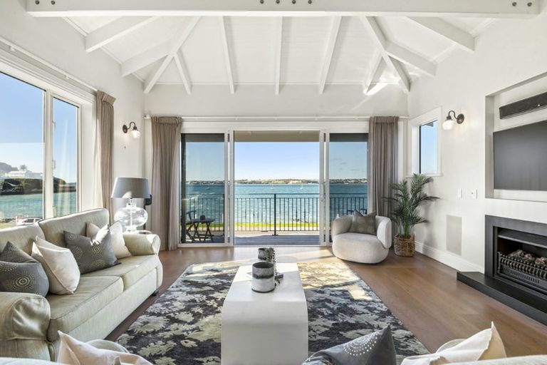 Photo of property in 49 King Edward Parade, Devonport, Auckland, 0624