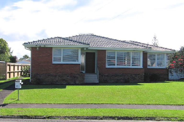 Photo of property in 71 Dale Crescent, Pakuranga, Auckland, 2010