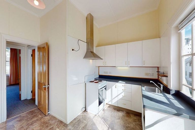 Photo of property in 55 Roxburgh Street, Mount Victoria, Wellington, 6011