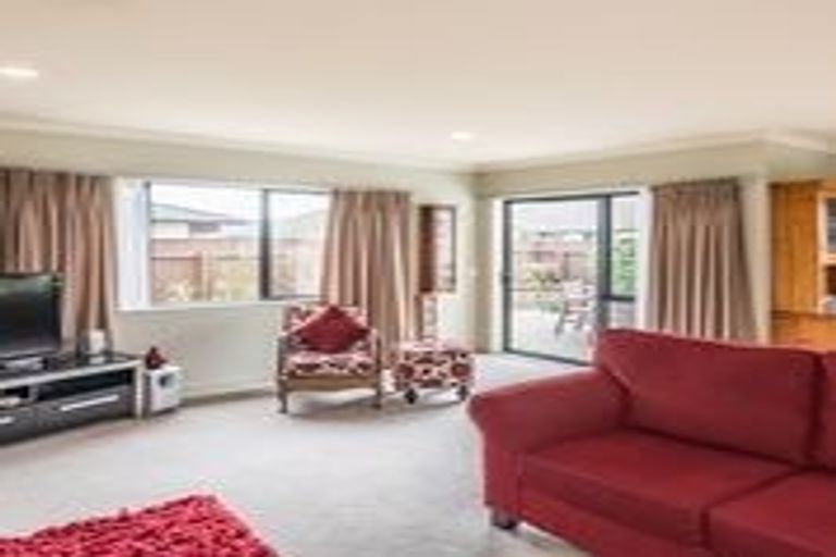 Photo of property in 5 Central Park, Paraparaumu Beach, Paraparaumu, 5032