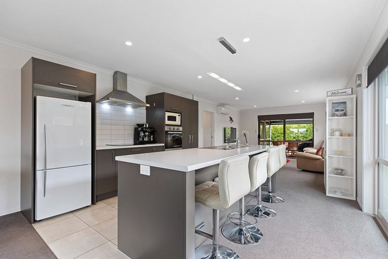 Photo of property in 38 Kuru Place, Papamoa, 3118