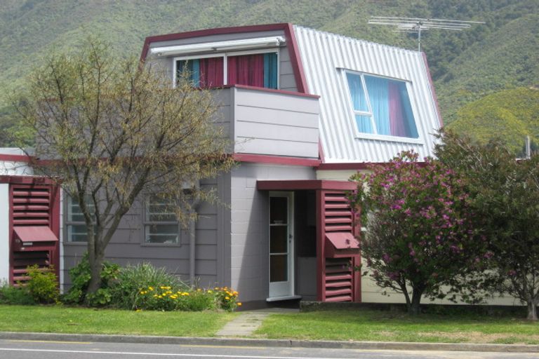 Photo of property in 49c Auckland Street, Picton, 7220