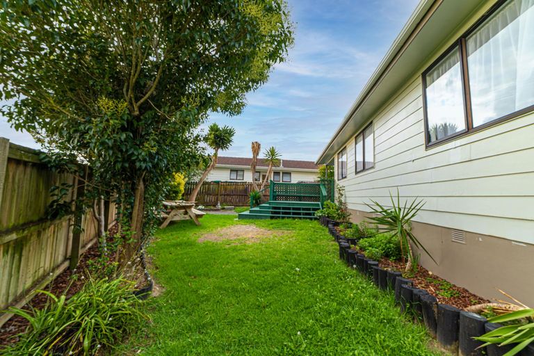 Photo of property in 2/12 Palmers Road, Clendon Park, Auckland, 2103