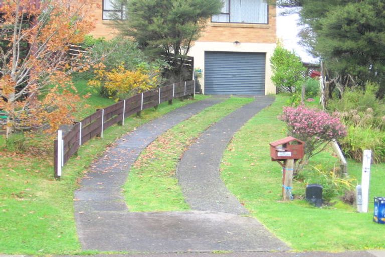 Photo of property in 97b Rosario Crescent, Red Beach, 0932