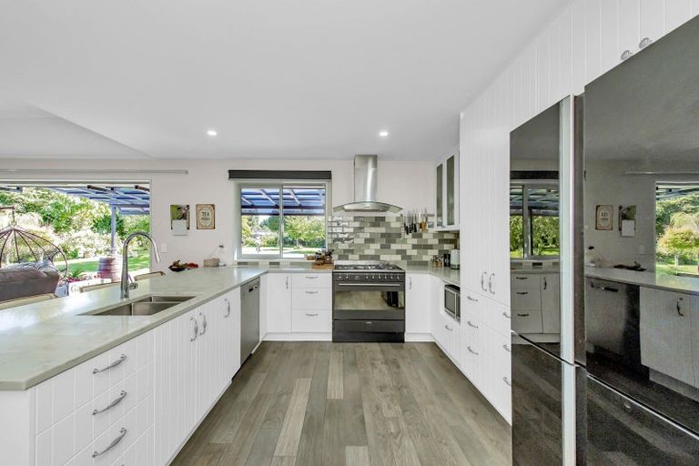 Photo of property in 17 Bridge Street, Southbridge, 7602