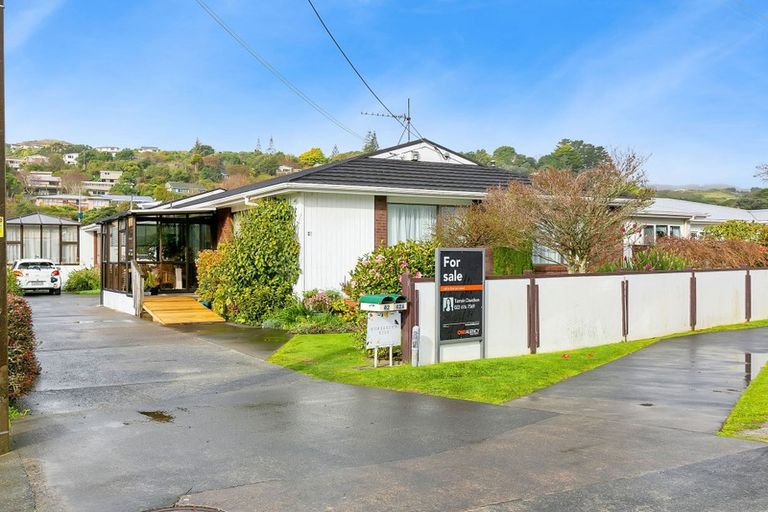 Photo of property in 42 Oxford Street, Tawa, Wellington, 5028