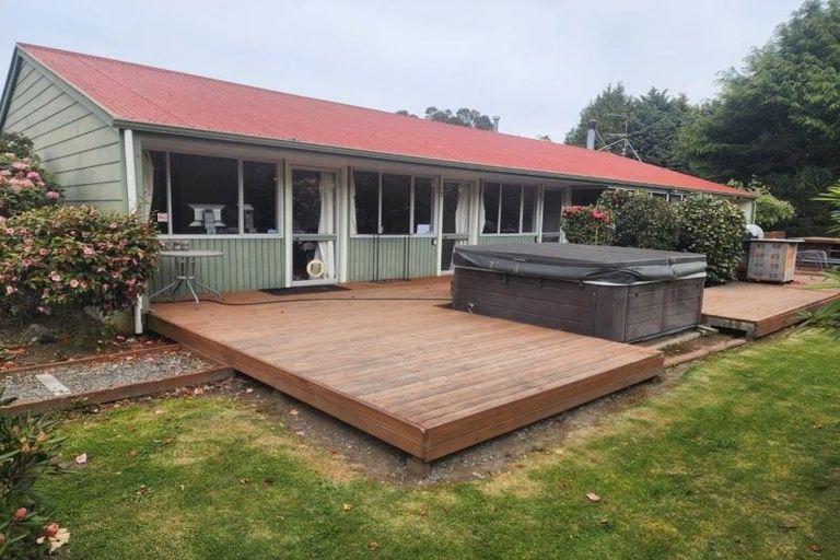 Photo of property in 270 Hasketts Road, Yaldhurst, Christchurch, 7678