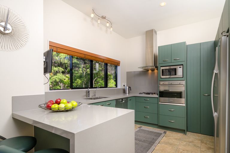 Photo of property in 81 Stoney Creek Drive, Waitakere, Henderson, 0782