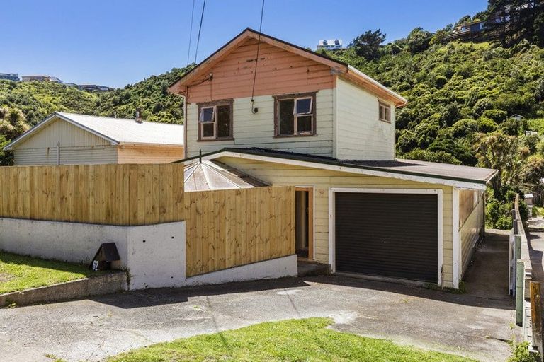 Photo of property in 62 Happy Valley Road, Owhiro Bay, Wellington, 6023