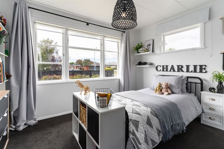 Photo of property in 6 Newhaven Place, Roslyn, Palmerston North, 4414