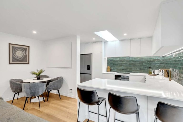 Photo of property in 18d Montgomery Terrace, Hokowhitu, Palmerston North, 4410