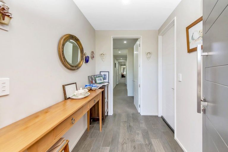 Photo of property in 17 Bridge Street, Southbridge, 7602