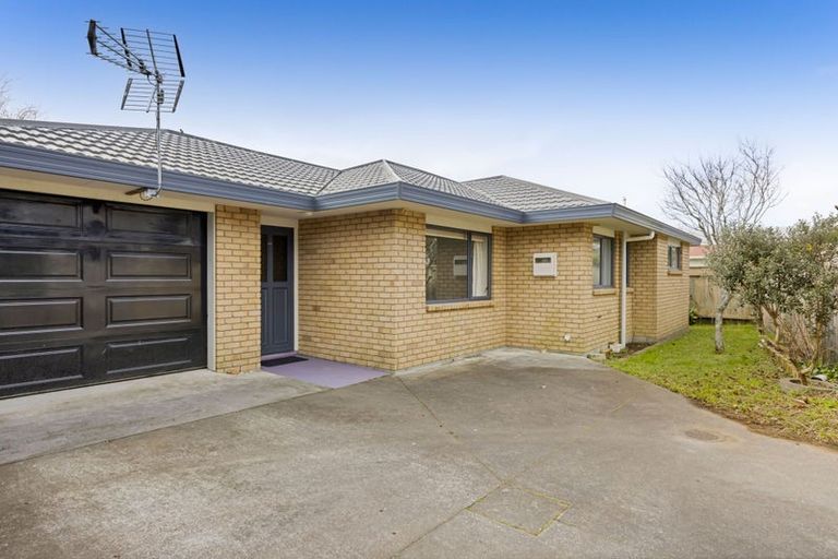 Photo of property in 17a Exeter Street, Brooklands, New Plymouth, 4310