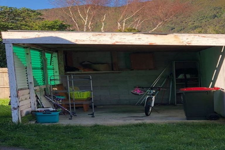 Photo of property in 2/5 Hinemoa Street, Waiwhetu, Lower Hutt, 5010