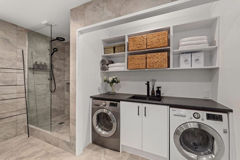 Photo of property in 2/70 Hinemoa Street, Birkenhead, Auckland, 0626