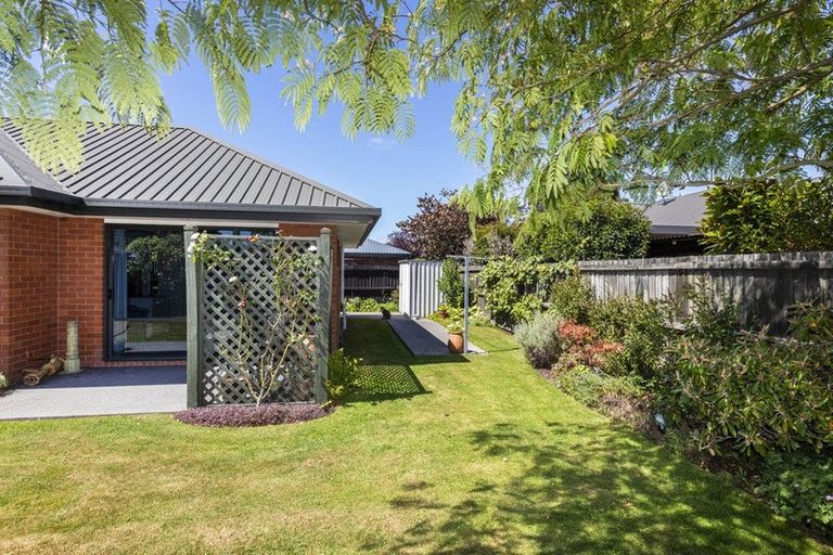 Photo of property in 6 Berkshire Drive, Avonhead, Christchurch, 8042
