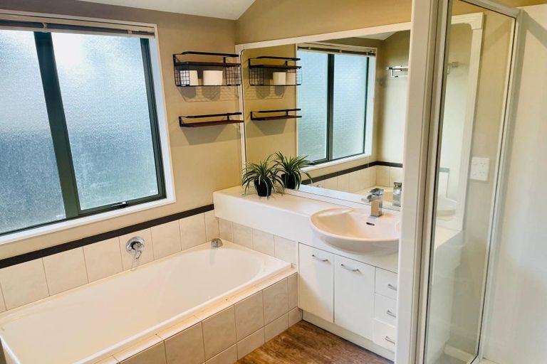 Photo of property in 9 Ardee Close, East Tamaki, Auckland, 2016