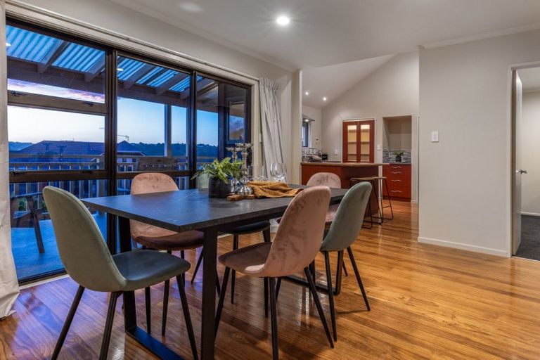 Photo of property in 30 Kinloch Place, Papakowhai, Porirua, 5024