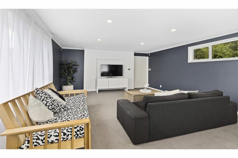 Photo of property in 108 Broderick Road, Johnsonville, Wellington, 6037