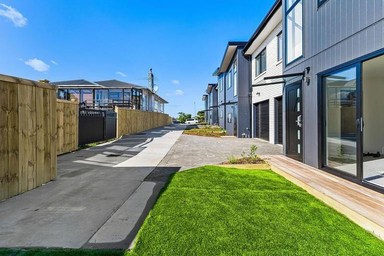 Photo of property in 19f Bradbury Road, Botany Downs, Auckland, 2010